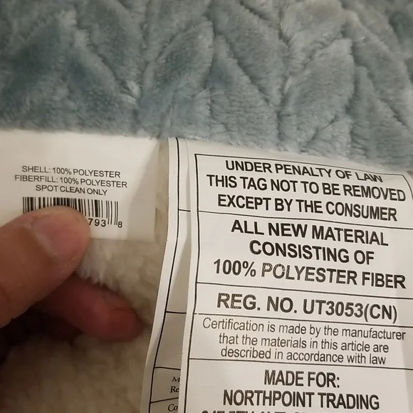 BRAND NEW velvet berber accent pillows! - Picture 5 of 7